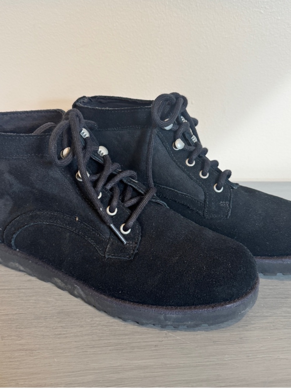 UGG Women’s Bethany Lace Up Sheepskin Booties 1012532 Black Suede Size 9